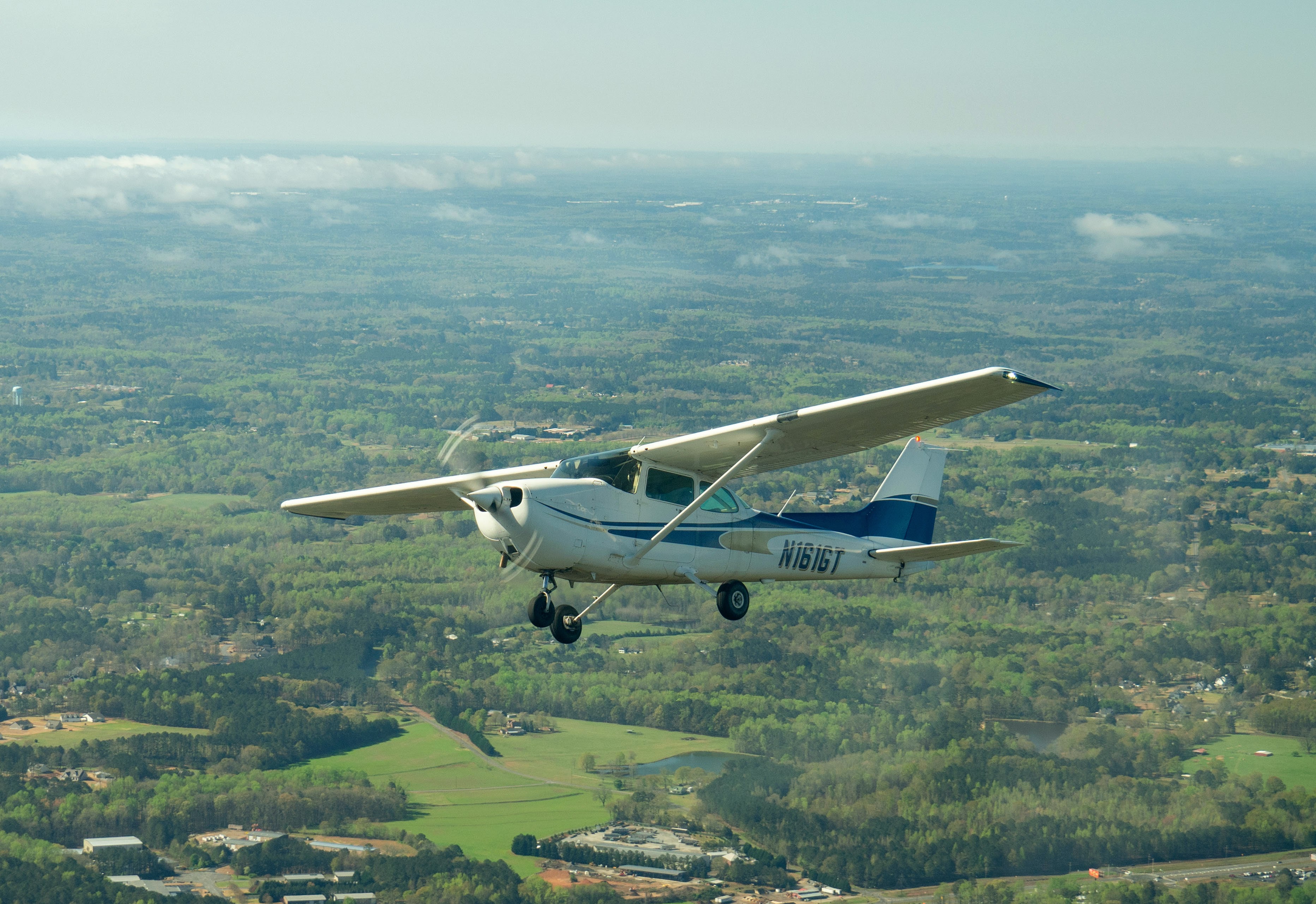 YJFC Cessna 172